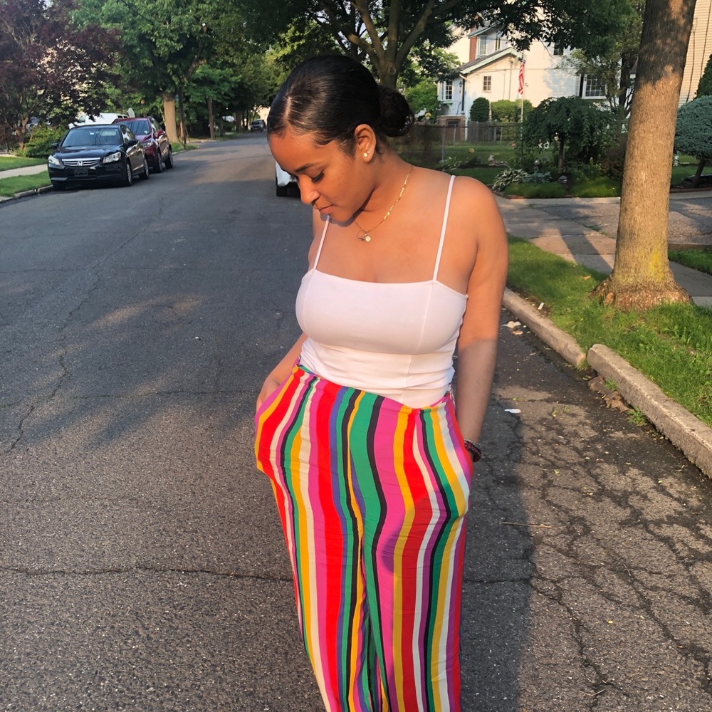 Meet your Posher, Ambar